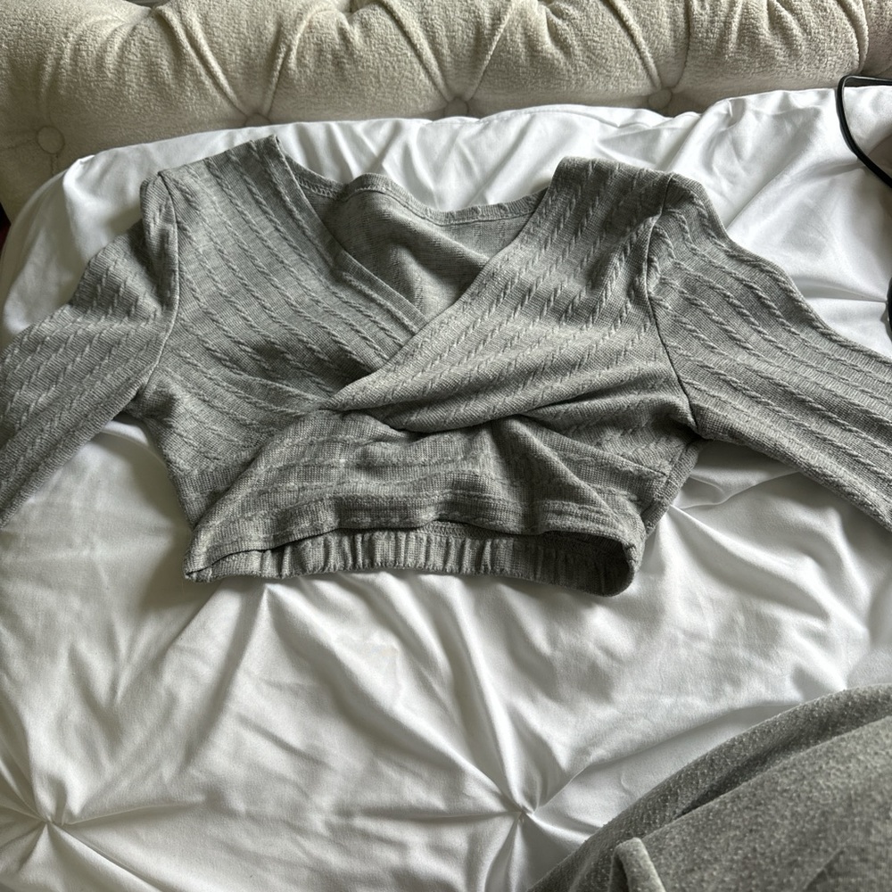 SHEIN Gray Ribbed Crop Top Blouse